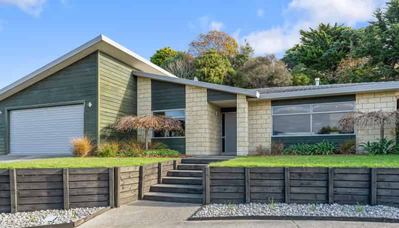 14 Leanne Way, Waikanae Beach