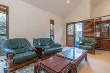 B/11B Clonbern Road, Remuera
