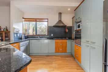 B/11B Clonbern Road, Remuera