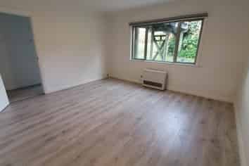 2/157 Molesworth Street, Strandon