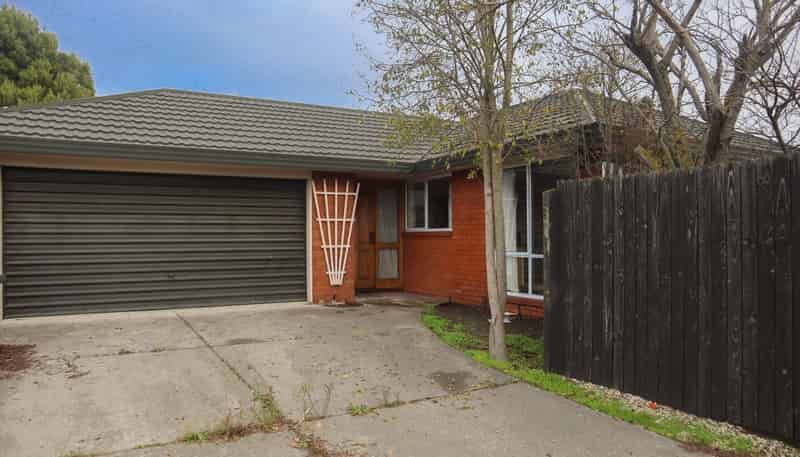 4 Travis Road, Burwood