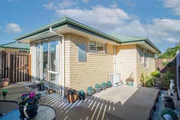 7/24 Avonhead Road, Avonhead