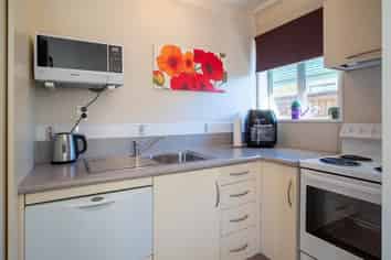 7/24 Avonhead Road, Avonhead