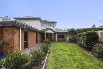 4 Helmsdale Court, Huntington