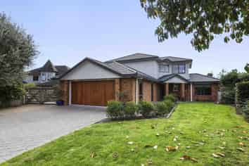 4 Helmsdale Court, Huntington