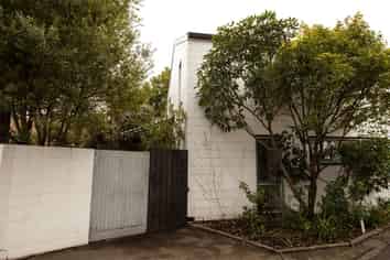 1/16 Rossall Street, Merivale