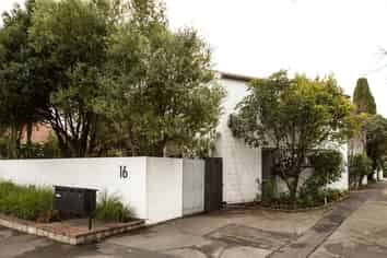 1/16 Rossall Street, Merivale