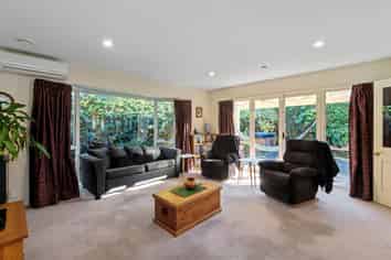 3A Hadlow Place, Burnside