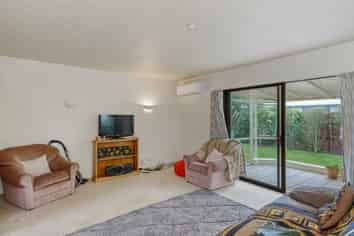 2/74A Jeffreys Road, Fendalton