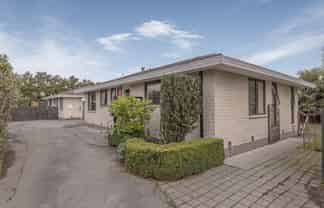 2/74A Jeffreys Road, Fendalton