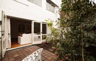 2/16 Rossall Street, Merivale