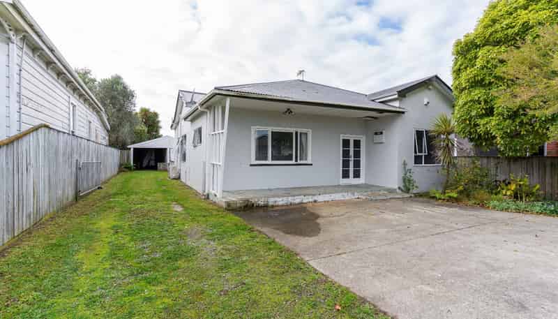 17 Hereford Street, West End