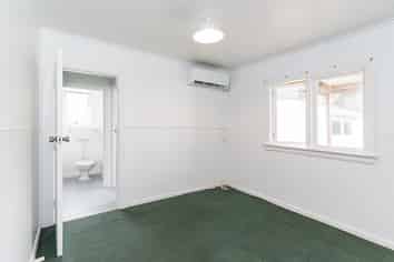 17 Hereford Street, West End