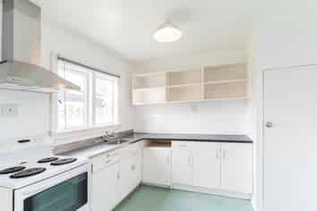 17 Hereford Street, West End