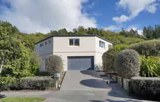 30 Basil Place, Mount Pleasant