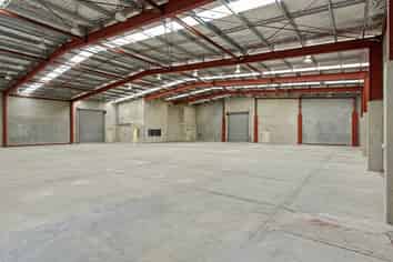 Modern, Dual Access Warehouse With Fenced Yard