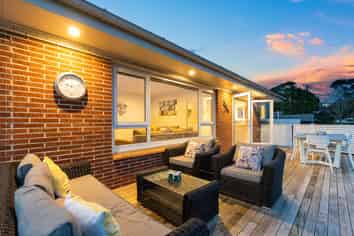 74 Seaview Road, Castor Bay