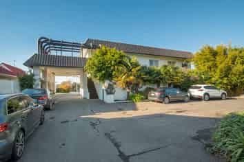 232 Devonport Road, Avenues