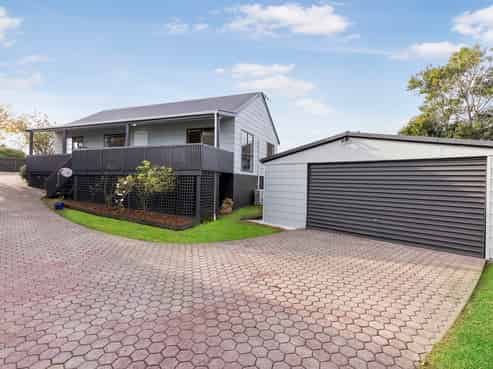 16 Cade Place, Weymouth