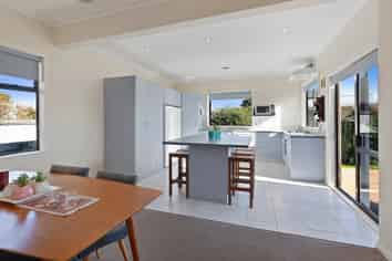 77a Ira Street, Miramar