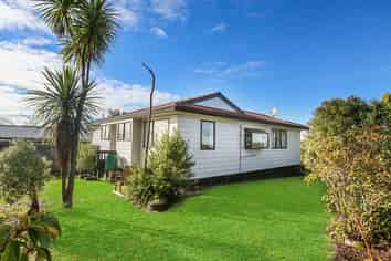 83 Etherton Drive, Weymouth