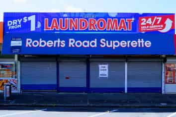 Te Atatu Road Best Location 