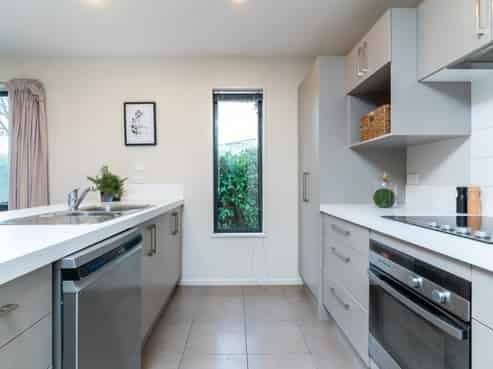 36 John Campbell Crescent, Hillmorton