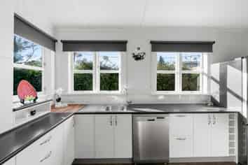 28 Awatea Street, Ranui Heights