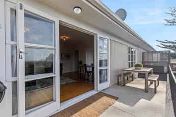 3/205 St Johns Road, Meadowbank