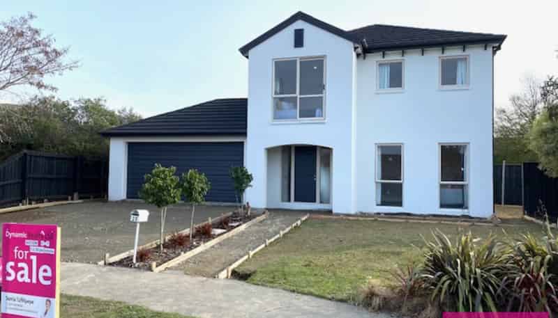 20 Linkwater Way, Parklands