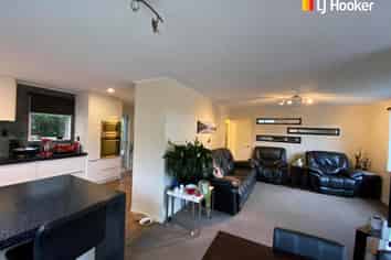 154 Larnach Road, Waverley