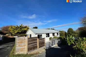 154 Larnach Road, Waverley