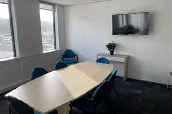 Level 7 Suite - Great natural light and views