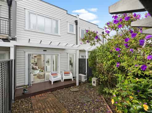 30/218 Green Lane West, Epsom