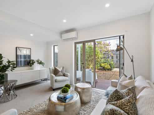 30/218 Green Lane West, Epsom