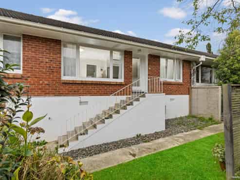 2/15A Anzac Street, Takapuna