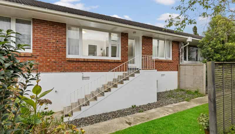 2/15A Anzac Street, Takapuna