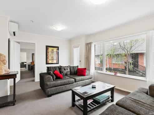 2/15A Anzac Street, Takapuna