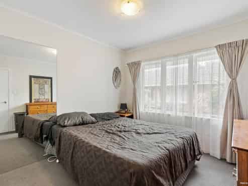 2/15A Anzac Street, Takapuna