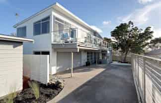 916A East Coast Road, Browns Bay