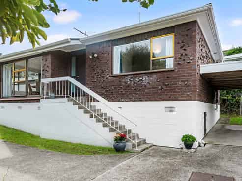 2/16 Hart Road, Takapuna