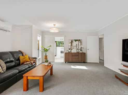 2/16 Hart Road, Takapuna