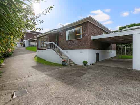 2/16 Hart Road, Takapuna