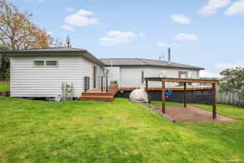 43 Jelas Road, Red Beach