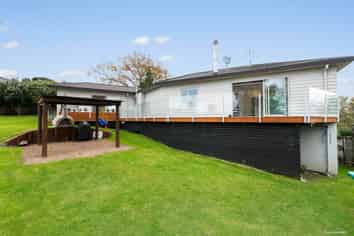 43 Jelas Road, Red Beach