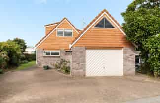 23 Cedar Grove, Matua