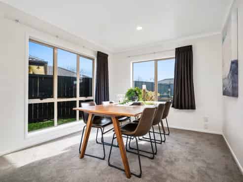 58 Farringdon Avenue, Rototuna North