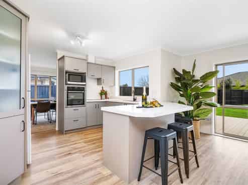 58 Farringdon Avenue, Rototuna North