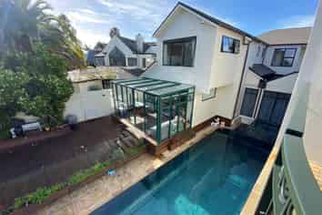 11 Manor Park, Sunnyhills