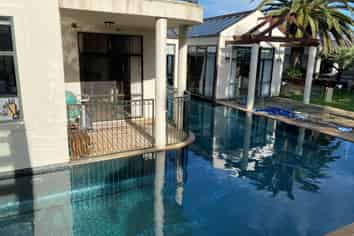 11 Manor Park, Sunnyhills